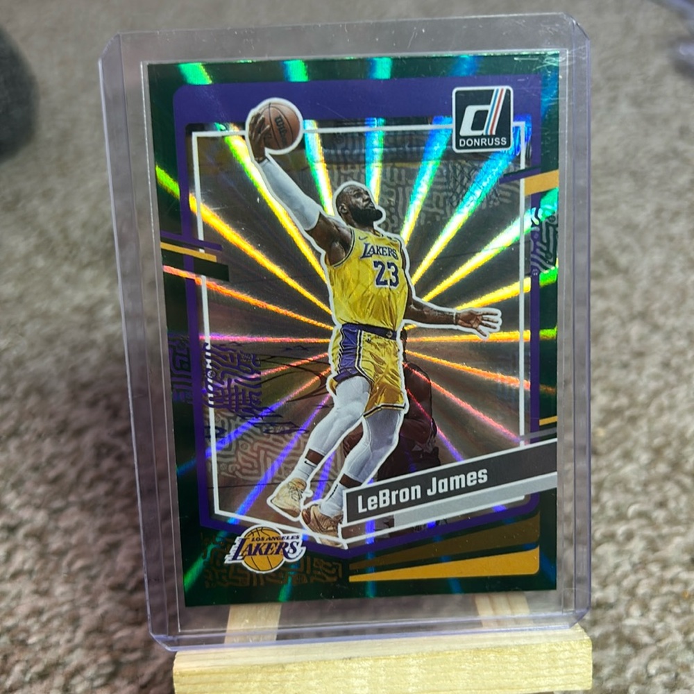 Lebron James Panini Donruss Green Lazer #2 Los Angeles Lakers NBA Card